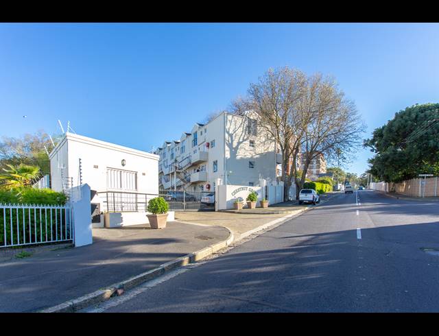 2 BEDROOM APARTMENT FOR SALE IN WYNBERG UPPER